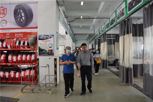 九寨溝縣教育局領導蒞臨嘉善信息技術工程學校看望在校學生，共話網絡技術人才培養